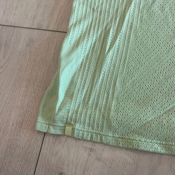 Lululemon women’s shirt size m - Picture 5 of 5